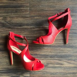 🔥 LIKE NEW Gianni Bini RED Leather “Laydie” Heels